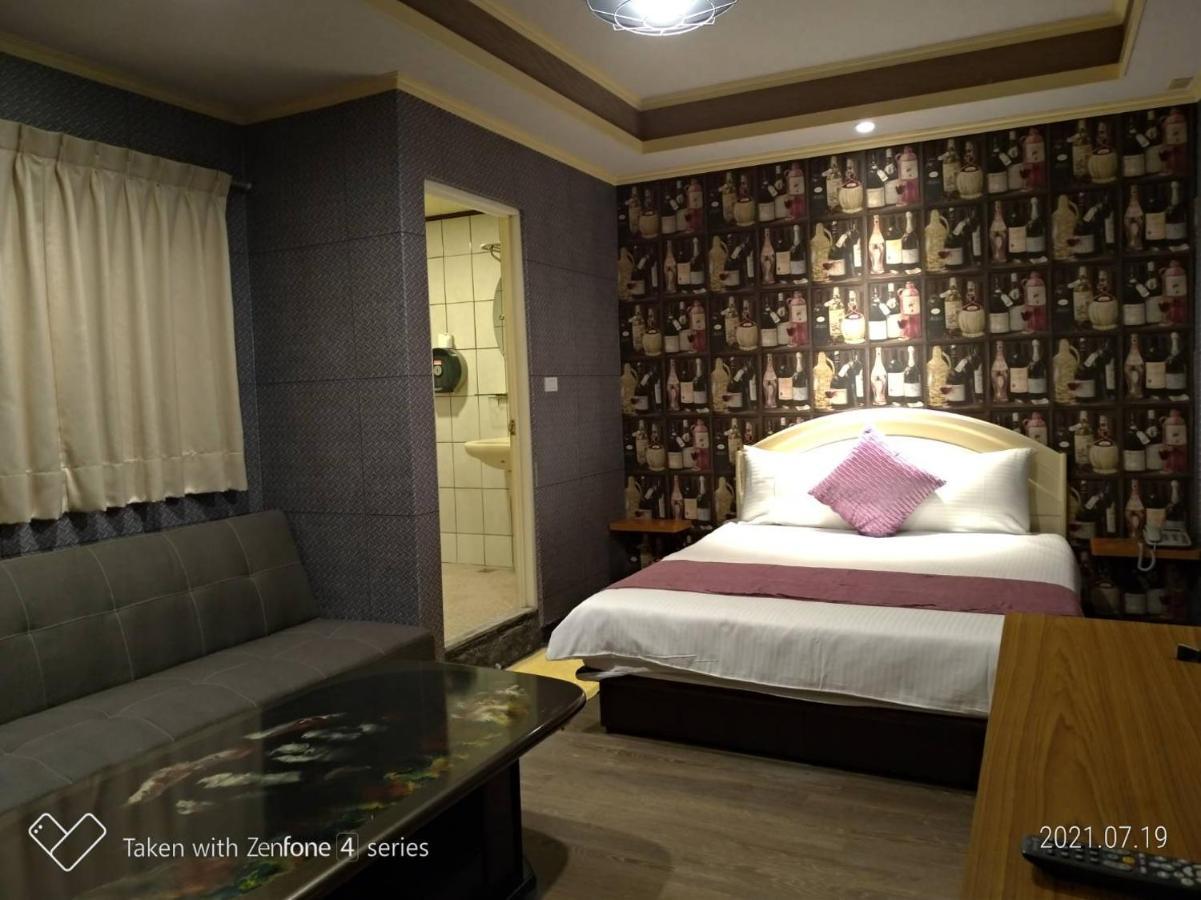 Guan Lun Hotel 花蓮市 エクステリア 写真