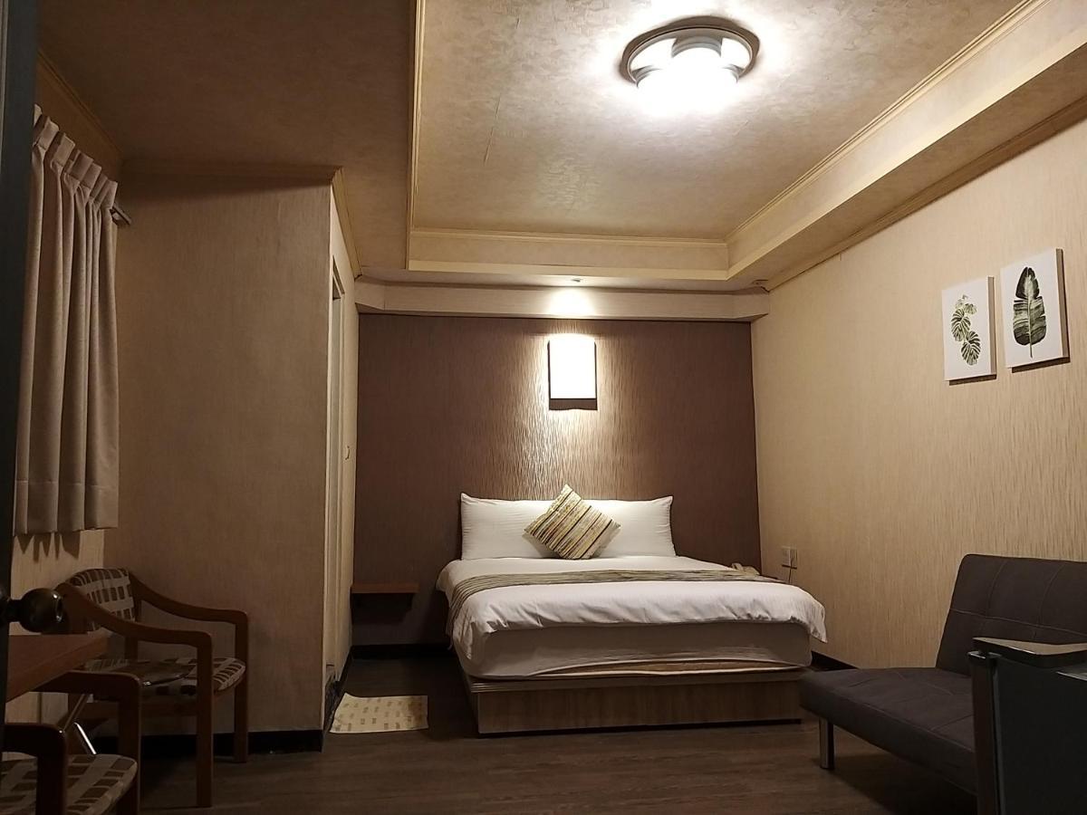 Guan Lun Hotel 花蓮市 エクステリア 写真