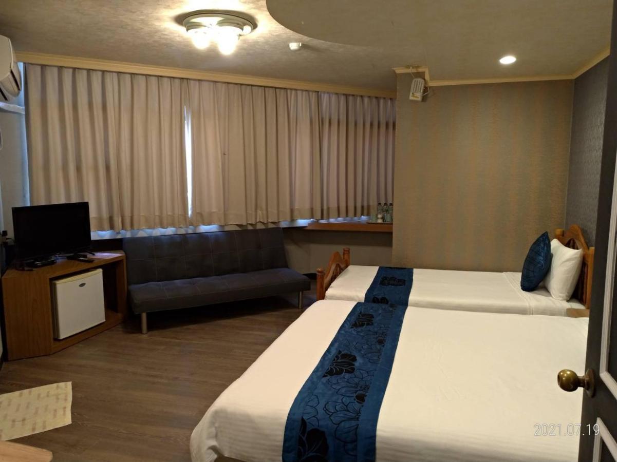 Guan Lun Hotel 花蓮市 エクステリア 写真