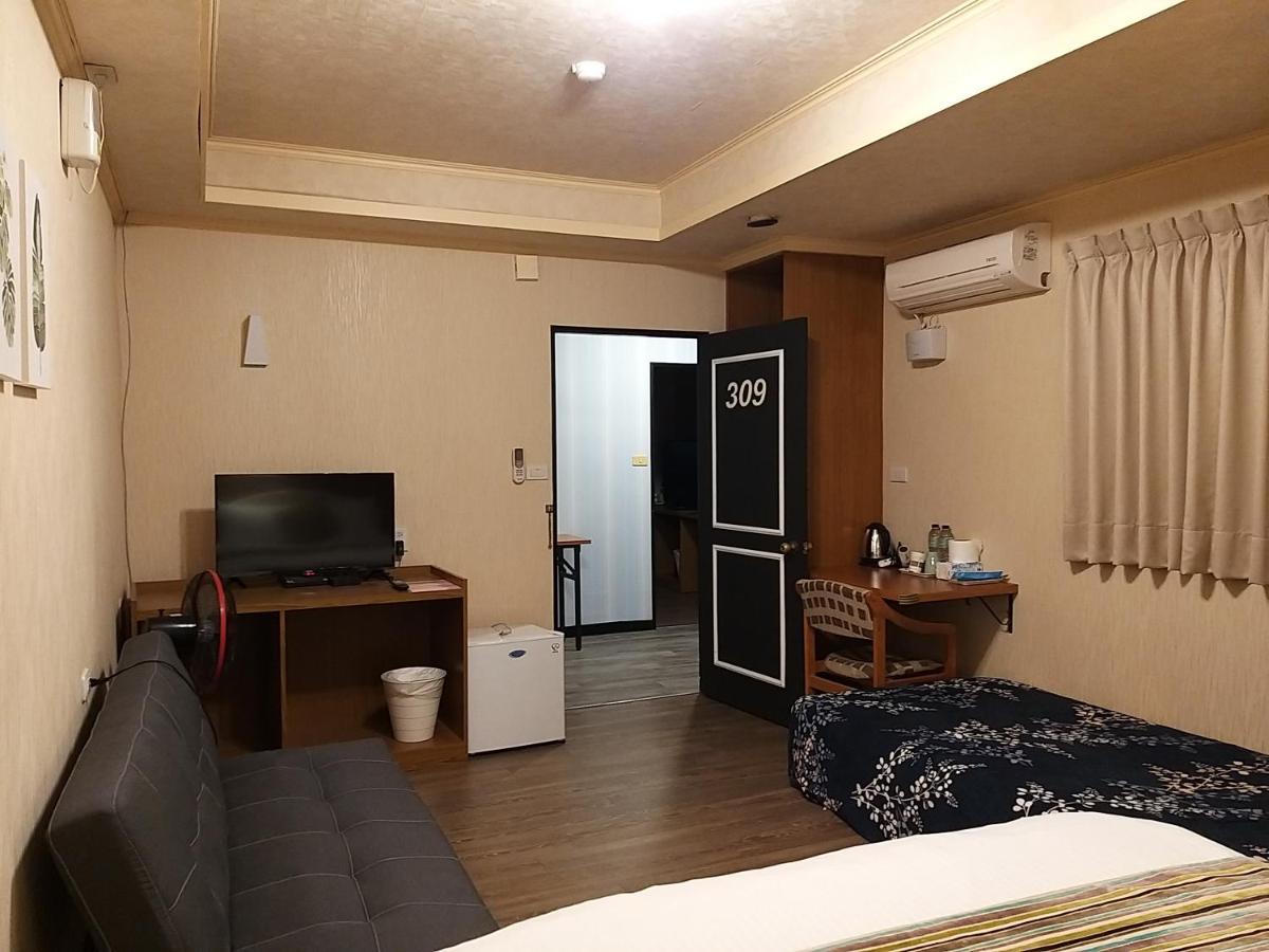 Guan Lun Hotel 花蓮市 エクステリア 写真