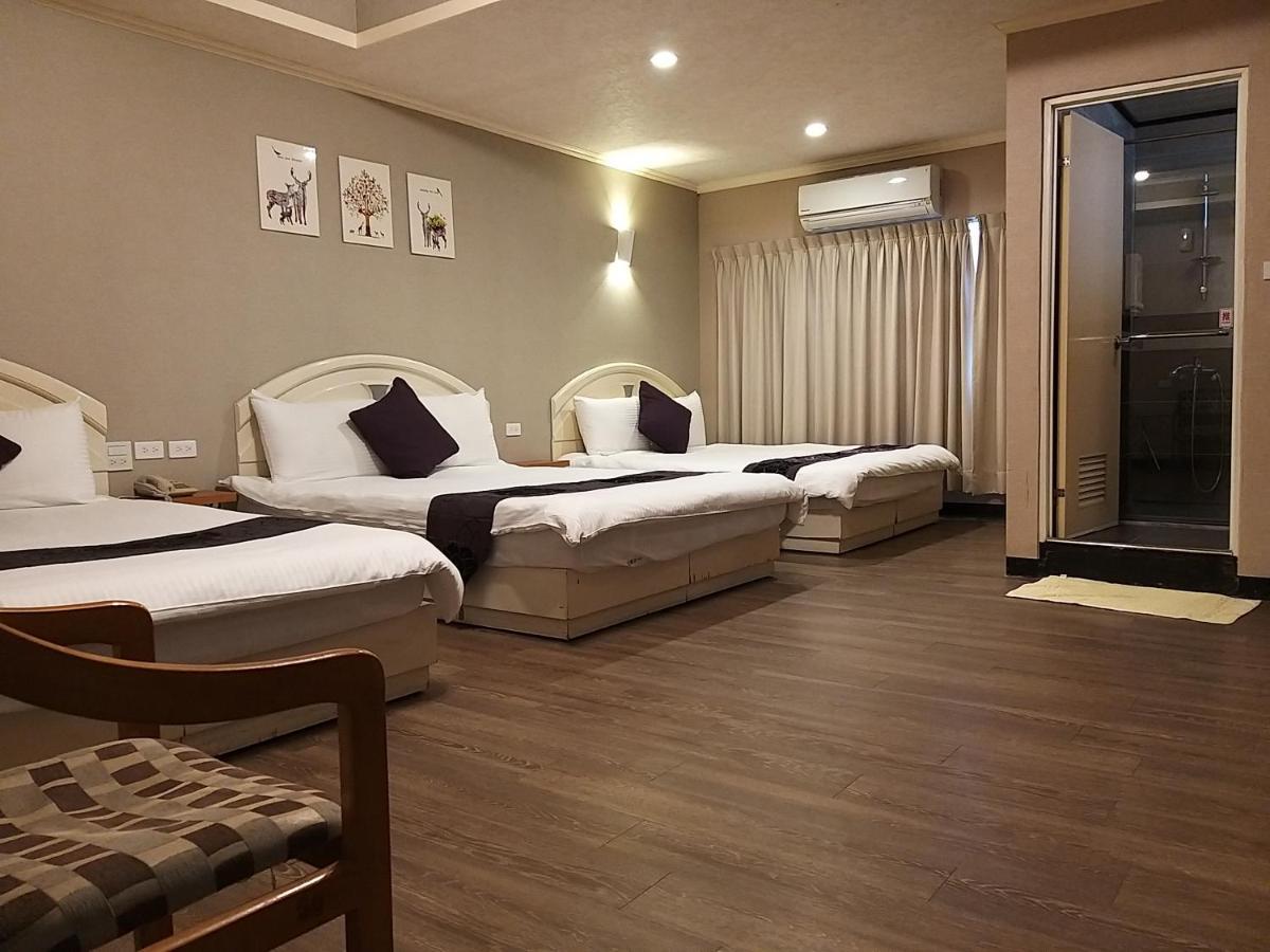 Guan Lun Hotel 花蓮市 エクステリア 写真