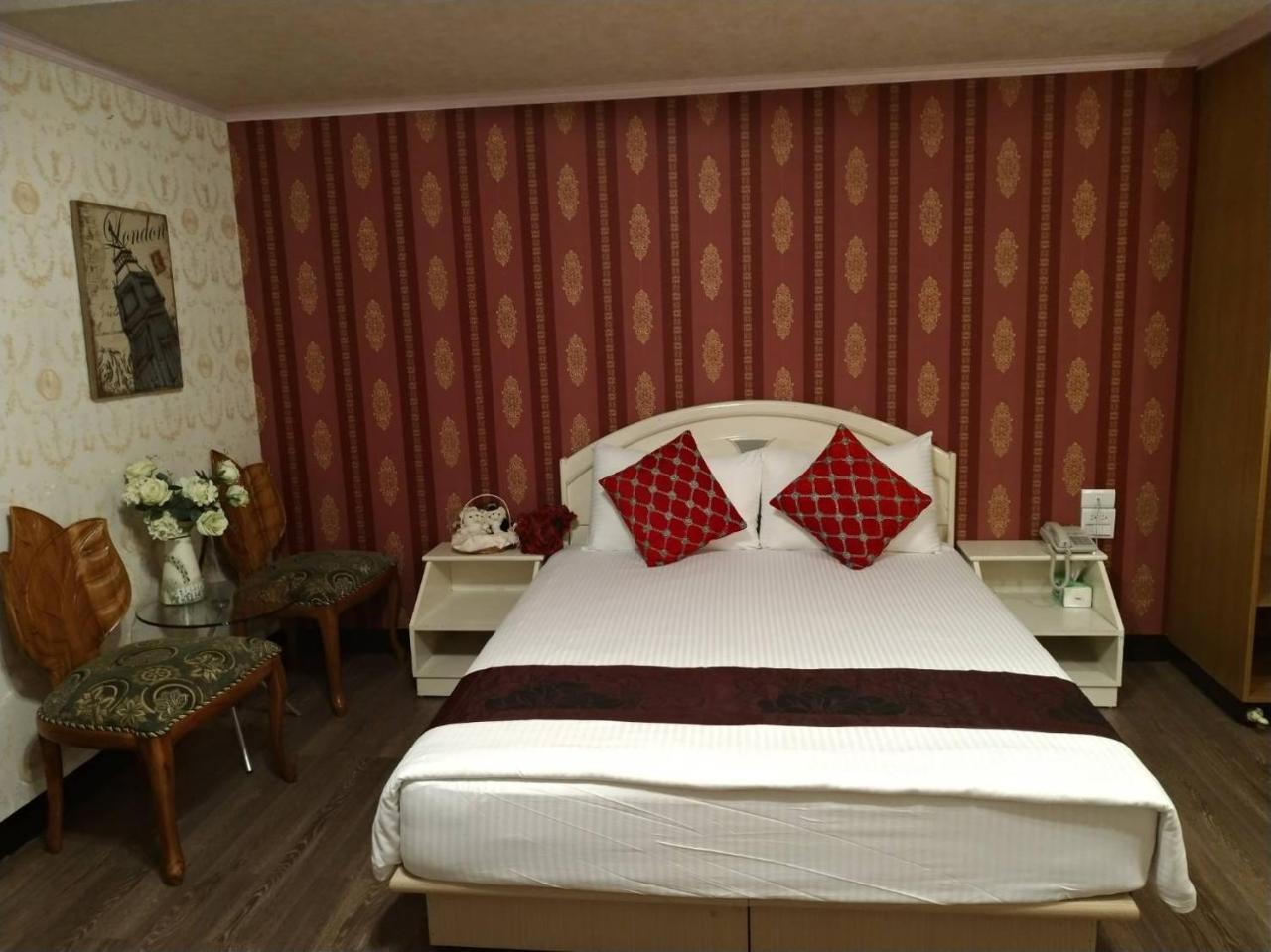 Guan Lun Hotel 花蓮市 エクステリア 写真